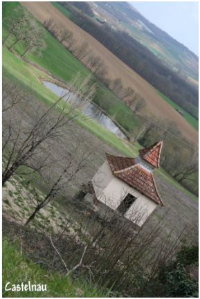 pigeonnier et sa vallée à Castelnau-Montratier